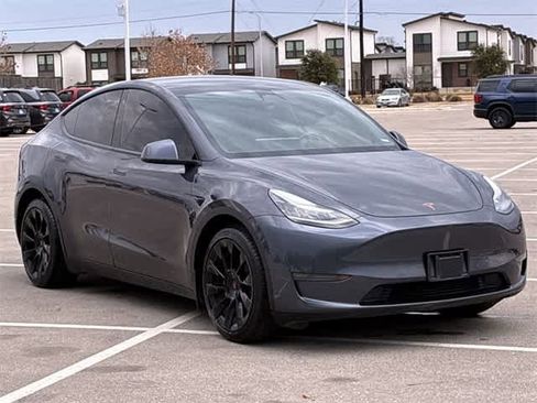 Used 2020 Tesla Model Y Long Range image 8