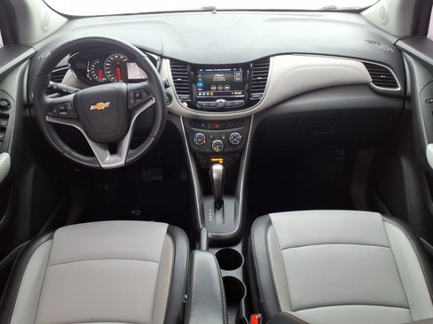 Used 2022 Chevrolet Trax LT w/ Premium Seat Package image 10