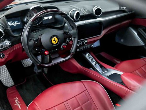 Used 2020 Ferrari Portofino RWD image 2