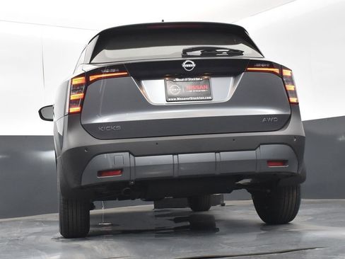 Used 2025 Nissan Kicks S image 40