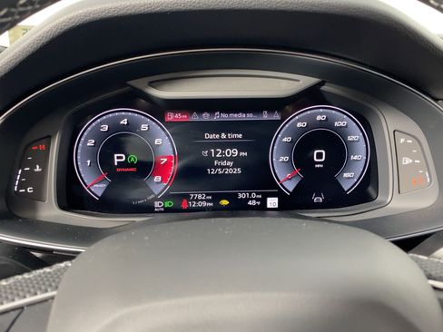 Used 2025 Audi SQ7 Premium Plus w/ Executive Package image 17