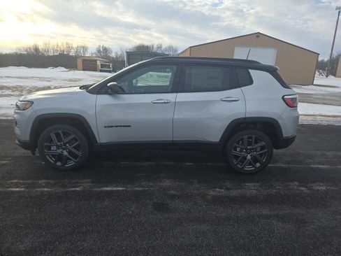 New 2026 Jeep Compass Limited AWD/4WD image 3