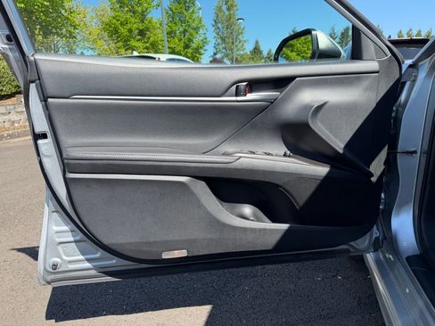 Used 2024 Toyota Camry XSE FWD image 10