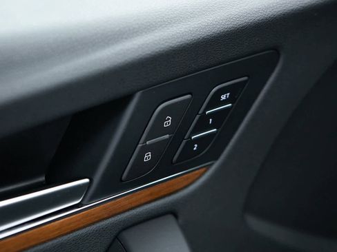 Used 2023 Audi Q5 2.0T Premium image 19