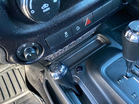 Used 2017 Jeep Wrangler Unlimited Sport w/ Quick Order Package 24S image 36