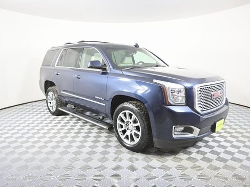 Used 2017 GMC Yukon Denali image 9
