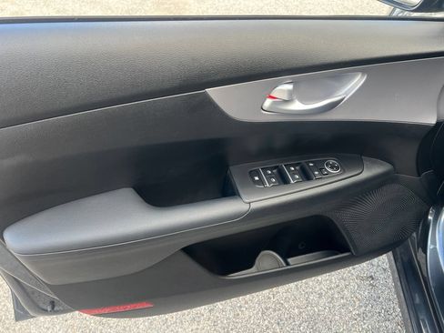 Certified 2023 Kia Forte LXS FWD image 7