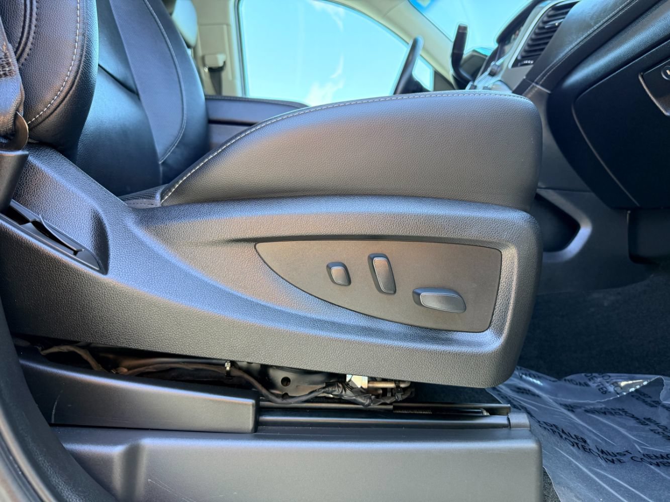 Used 2018 Chevrolet Tahoe Premier AWD/4WD image 23