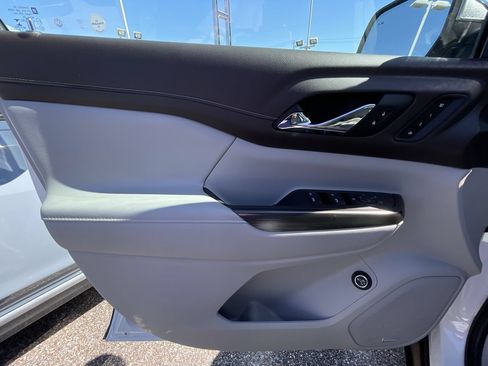 Used 2019 GMC Acadia SLT w/ LPO, Floor Liner Package FWD image 23
