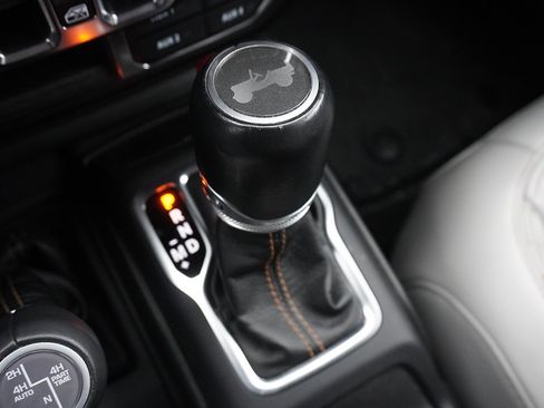 Used 2021 Jeep Wrangler Unlimited Sahara image 56