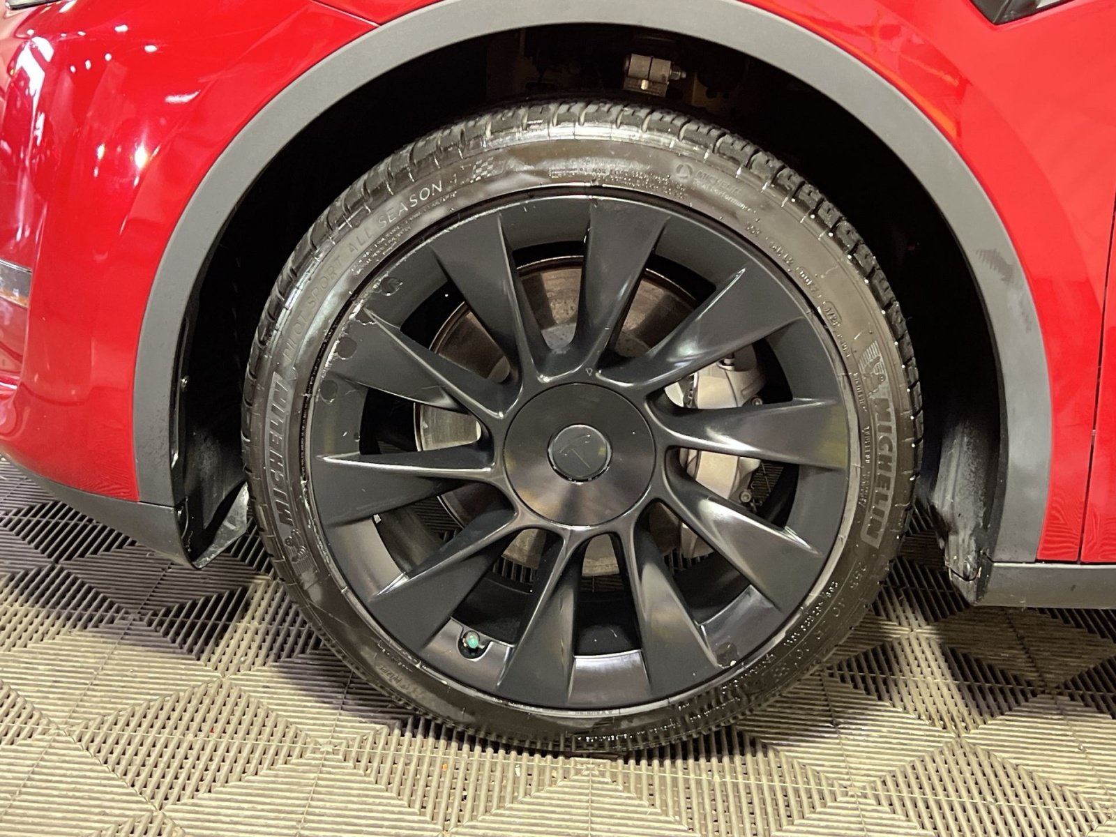 Used 2023 Tesla Model Y Long Range AWD/4WD image 12
