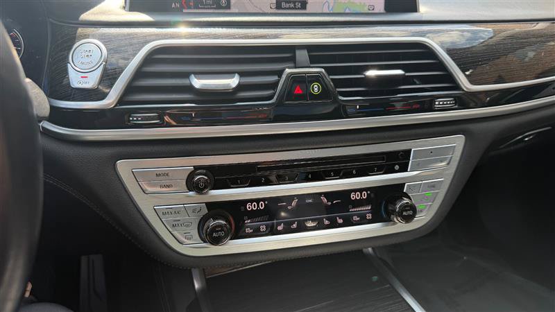 Used 2018 BMW 750i RWD image 37