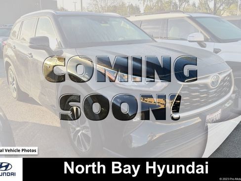 Used 2020 Toyota Highlander XLE image 1