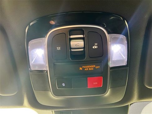 Used 2023 Hyundai Santa Cruz Limited image 13