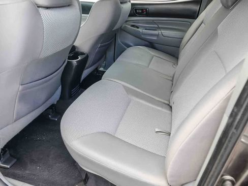 Used 2013 Toyota Tacoma PreRunner w/ TRD Sport Pkg image 19