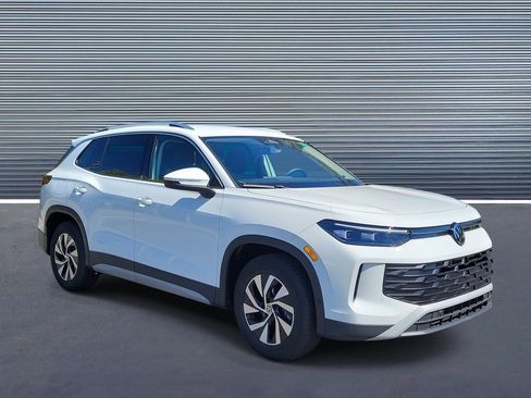 New 2026 Volkswagen Tiguan S image 2