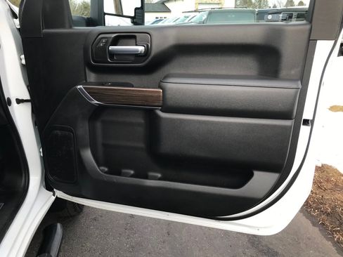 Used 2022 Chevrolet Silverado 3500 LT w/ Convenience Package image 45