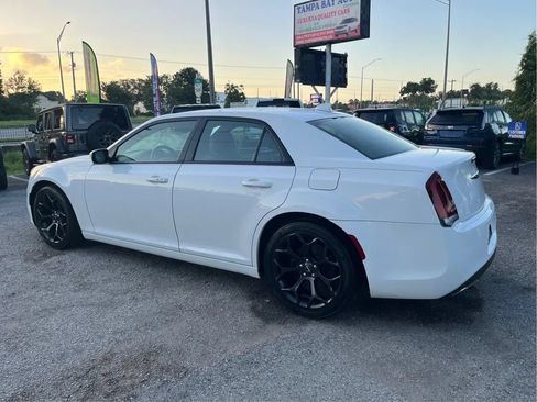 Used 2020 Chrysler 300 S RWD image 7