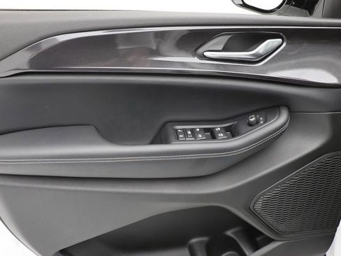 Used 2023 Jeep Grand Cherokee Altitude image 14