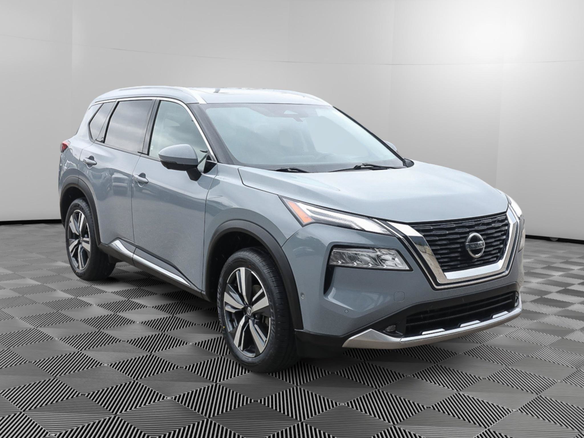 Used 2021 Nissan Rogue Platinum FWD image 1