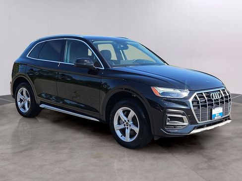Used 2023 Audi Q5 2.0T Premium w/ Convenience Package AWD/4WD image 3