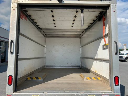 Used 2019 Ford Transit 350 156 DRW RWD image 24
