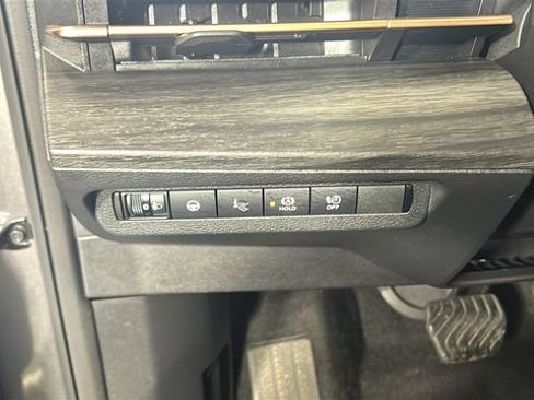 Used 2023 Nissan Ariya FWD image 19