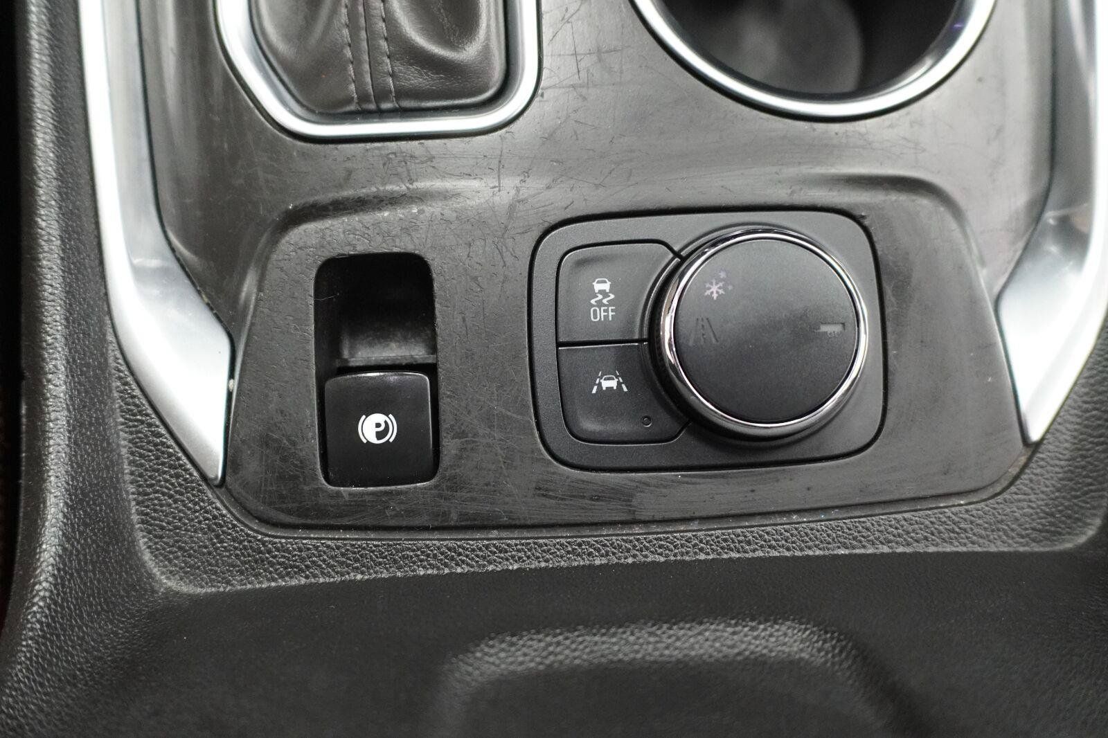 Used 2018 Chevrolet Traverse Premier w/ Driver Confidence II Package FWD image 20
