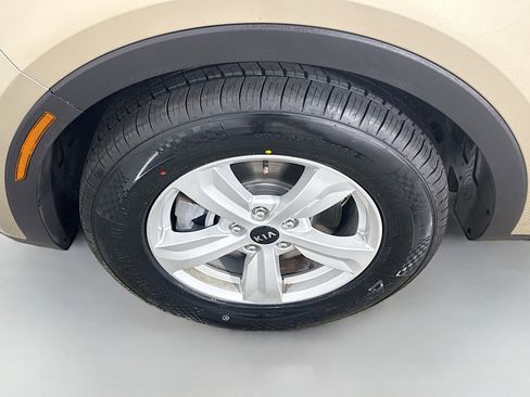 Used 2021 Kia Sorento LX image 37