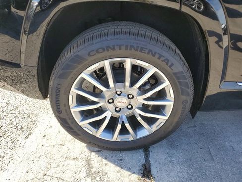 Used 2026 GMC Terrain Denali image 5