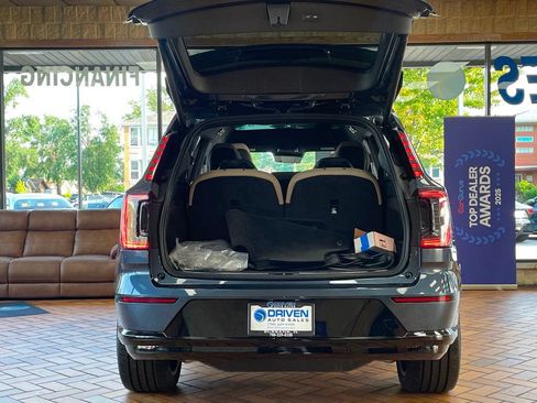 Used 2025 Volvo EX90 Ultra AWD/4WD image 9