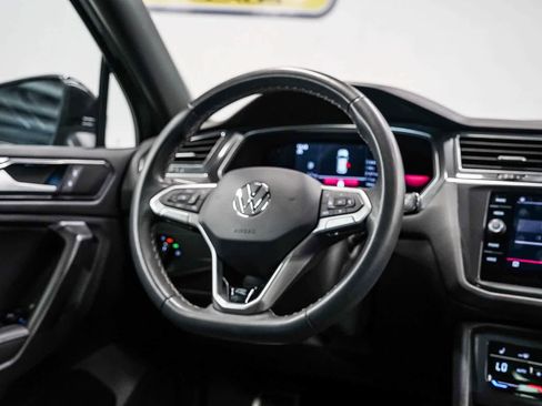 Used 2023 Volkswagen Tiguan SE R-Line FWD image 15