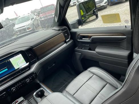 Used 2025 Chevrolet Silverado 1500 High Country w/ High Country Premium Package AWD/4WD image 23