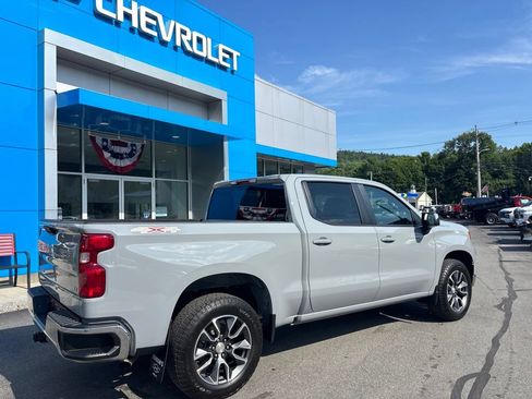 Used 2024 Chevrolet Silverado 1500 LT AWD/4WD image 5