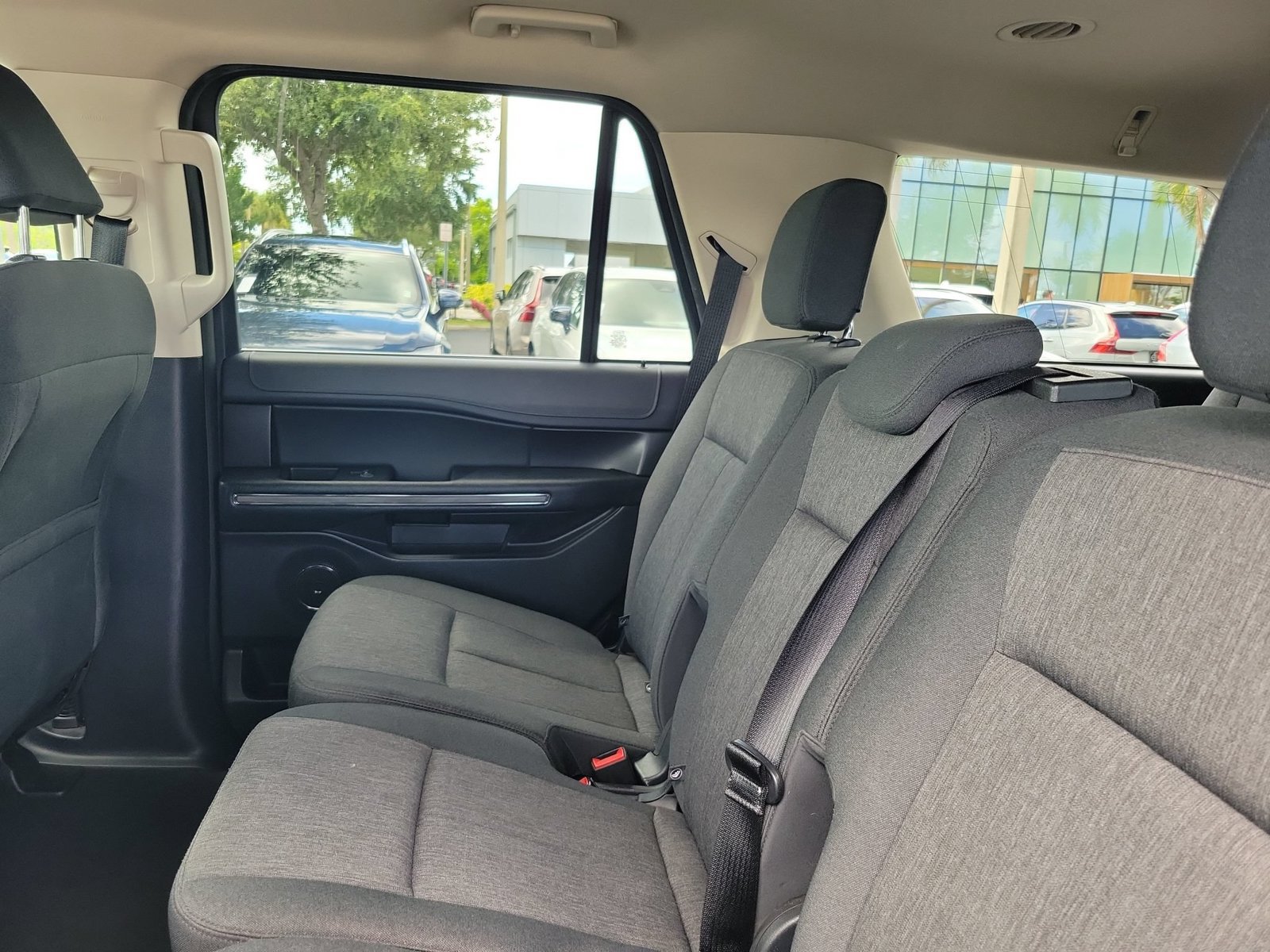 Used 2024 Ford Expedition XLT RWD image 11