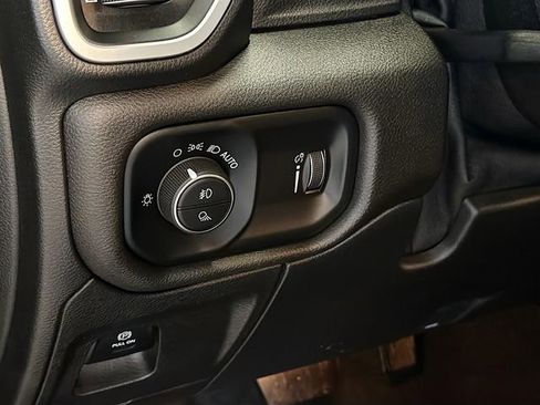 Used 2021 RAM 1500 Big Horn image 10