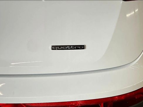 Certified 2025 Audi Q5 2.0T Premium image 11
