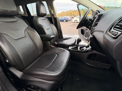 Used 2021 Jeep Compass Limited w/ Sun and Sound Group image 28