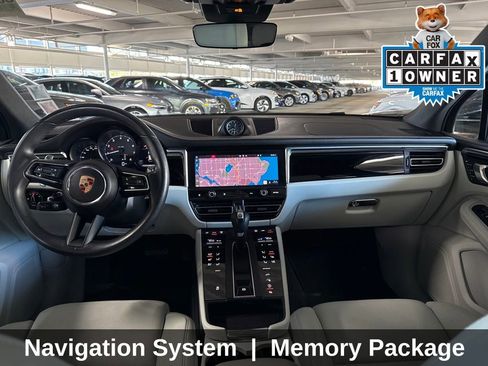 Used 2023 Porsche Macan Turbo image 15