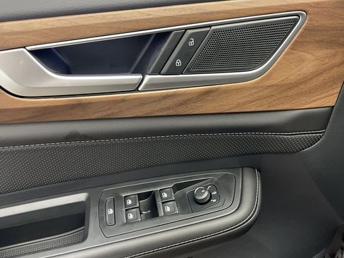 New 2026 Volkswagen Atlas SE image 9