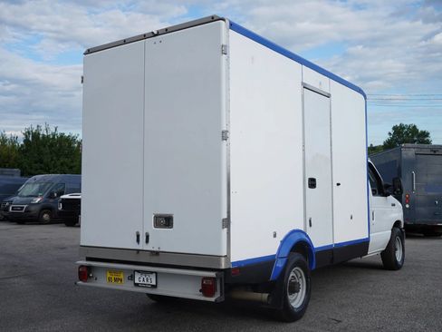 Used 2023 Ford E-350 and Econoline 350 Super Duty w/ Power Windows & Locks Group RWD image 9