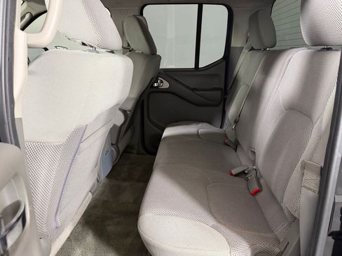 Used 2010 Nissan Frontier SE RWD image 22