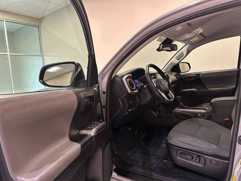 Used 2021 Toyota Tacoma SR5 AWD/4WD image 20