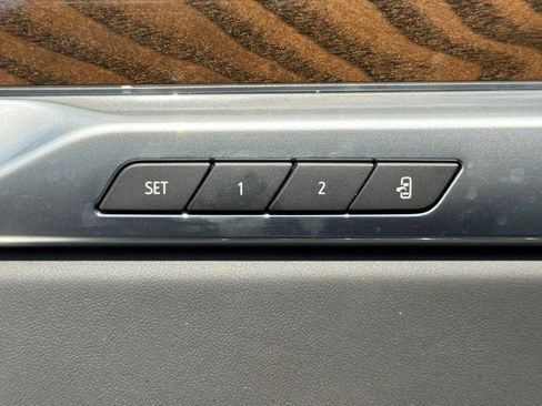 Used 2025 Cadillac Escalade Sport Platinum w/ LPO, ONYX Package AWD/4WD image 18