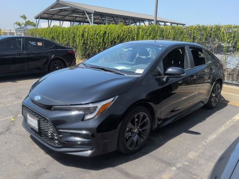 Certified 2024 Toyota Corolla SE w/ SE Package FWD image 1