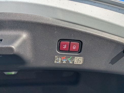 Used 2024 Mercedes-Benz CLE 300 4MATIC Coupe image 13