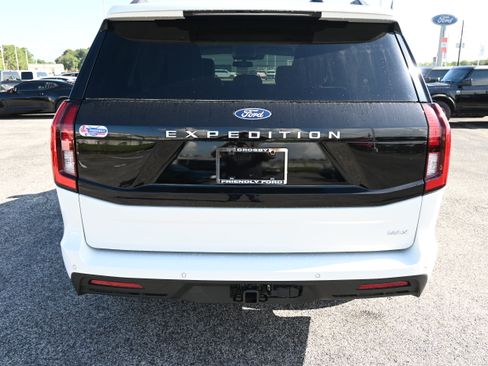New 2027 Ford Expedition Max Active RWD image 4