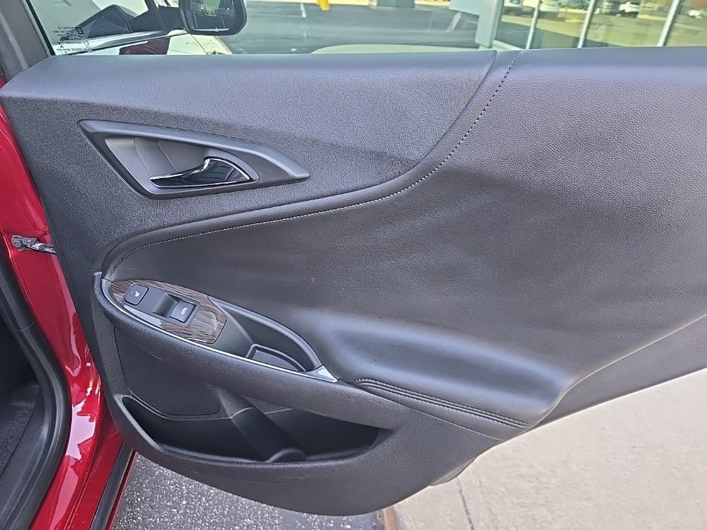 Used 2019 Chevrolet Malibu Premier w/ Sun and Wheel Package FWD image 34
