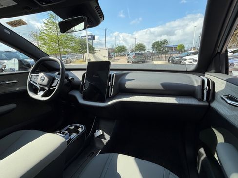 New 2026 Volvo EX30 Plus w/ Climate Package image 10