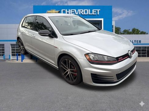 Used 2017 Volkswagen Golf 4-Door FWD image 5